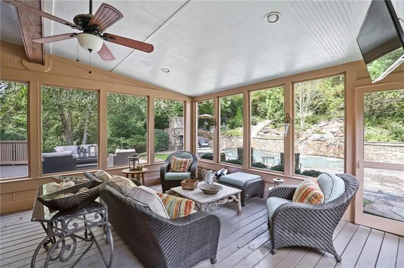 485 Londonberry Road, Sandy Springs, Georgia 30327, 6 Bedrooms Bedrooms, ,5 BathroomsBathrooms,Residential,Sold,485 Londonberry Road,6787745