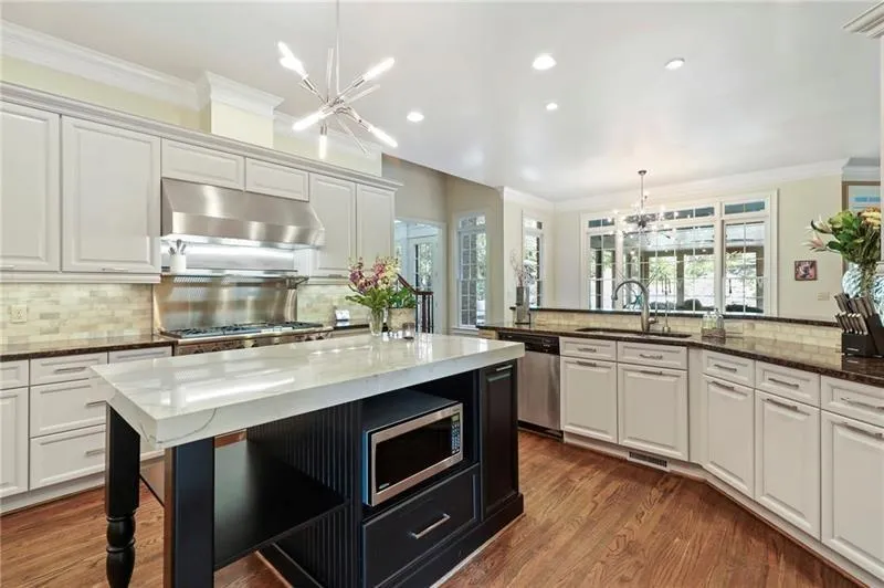 485 Londonberry Road, Sandy Springs, Georgia 30327, 6 Bedrooms Bedrooms, ,5 BathroomsBathrooms,Residential,Sold,485 Londonberry Road,6787745