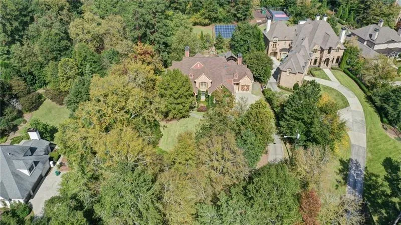 485 Londonberry Road, Sandy Springs, Georgia 30327, 6 Bedrooms Bedrooms, ,5 BathroomsBathrooms,Residential,Sold,485 Londonberry Road,6787745