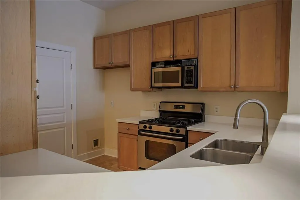 799 Hammond Drive Unit 113, Atlanta, Georgia 30328, 1 Bedroom Bedrooms, ,1 BathroomBathrooms,Residential,For Sale,799 Hammond Drive Unit 113,7748094