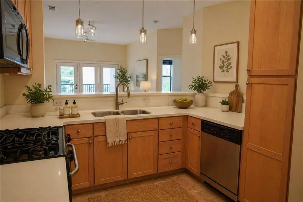 799 Hammond Drive Unit 113, Atlanta, Georgia 30328, 1 Bedroom Bedrooms, ,1 BathroomBathrooms,Residential,For Sale,799 Hammond Drive Unit 113,7748094