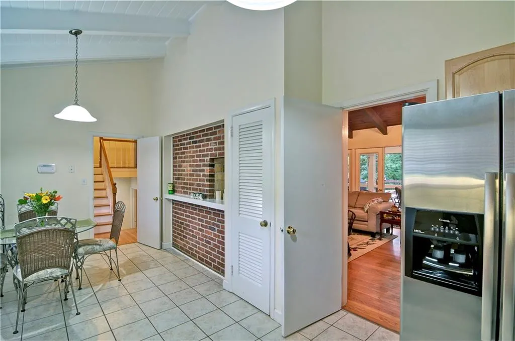 6368 Vernon Woods Drive, Atlanta, Georgia 30328, 3 Bedrooms Bedrooms, ,2 BathroomsBathrooms,Residential,Sold,6368 Vernon Woods Drive,5902716