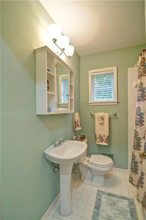 6368 Vernon Woods Drive, Atlanta, Georgia 30328, 3 Bedrooms Bedrooms, ,2 BathroomsBathrooms,Residential,Sold,6368 Vernon Woods Drive,5902716