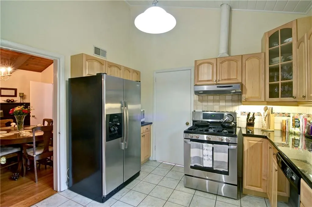 6368 Vernon Woods Drive, Atlanta, Georgia 30328, 3 Bedrooms Bedrooms, ,2 BathroomsBathrooms,Residential,Sold,6368 Vernon Woods Drive,5902716