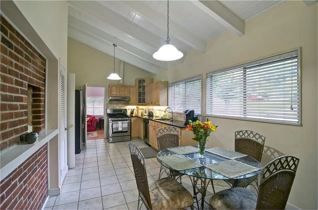 6368 Vernon Woods Drive, Atlanta, Georgia 30328, 3 Bedrooms Bedrooms, ,2 BathroomsBathrooms,Residential,Sold,6368 Vernon Woods Drive,5902716