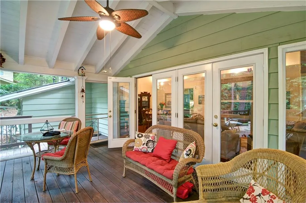 6368 Vernon Woods Drive, Atlanta, Georgia 30328, 3 Bedrooms Bedrooms, ,2 BathroomsBathrooms,Residential,Sold,6368 Vernon Woods Drive,5902716