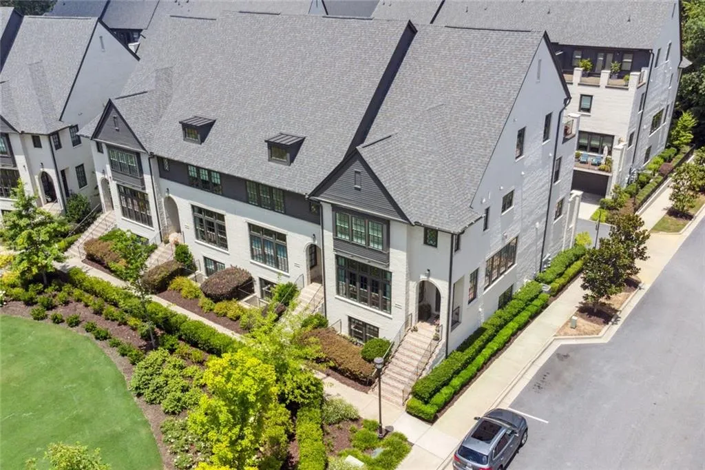 6402 Radiant Trace, Atlanta, Georgia 30328, 3 Bedrooms Bedrooms, ,4 BathroomsBathrooms,Residential,Sold,6402 Radiant Trace,7085507