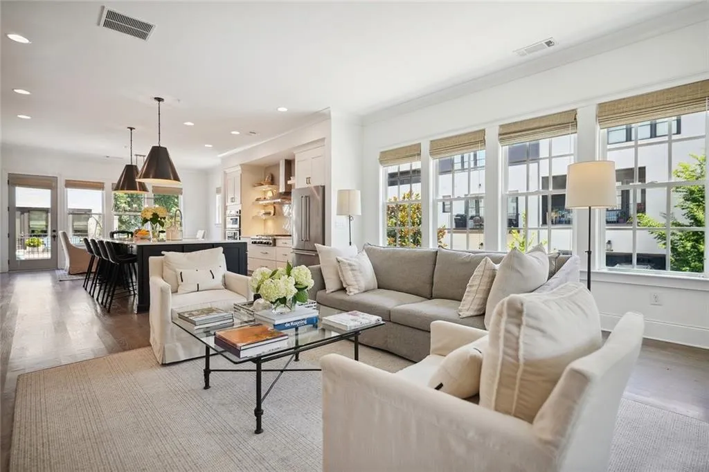 6402 Radiant Trace, Atlanta, Georgia 30328, 3 Bedrooms Bedrooms, ,4 BathroomsBathrooms,Residential,Sold,6402 Radiant Trace,7085507