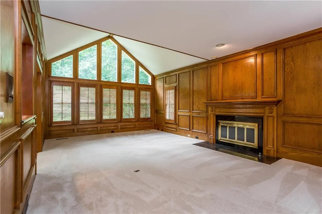 200 Grogans Landing, Sandy Springs, Georgia 30350, 5 Bedrooms Bedrooms, ,4 BathroomsBathrooms,Residential,Sold,200 Grogans Landing,5868141