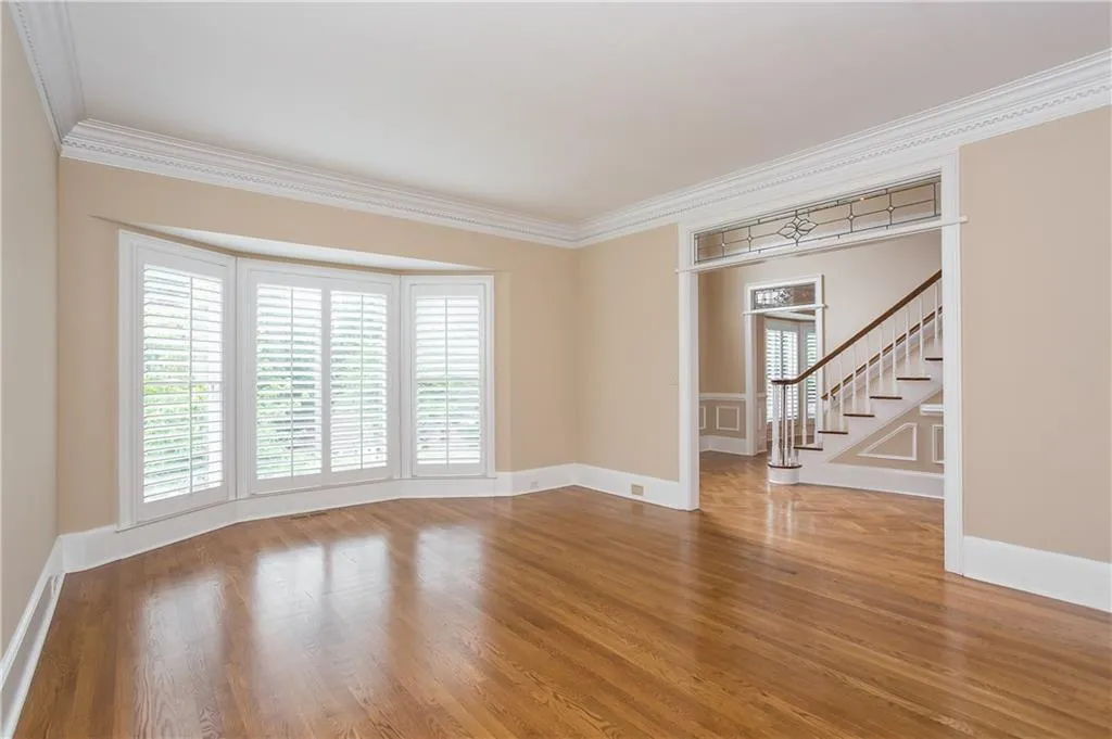 200 Grogans Landing, Sandy Springs, Georgia 30350, 5 Bedrooms Bedrooms, ,4 BathroomsBathrooms,Residential,Sold,200 Grogans Landing,5868141