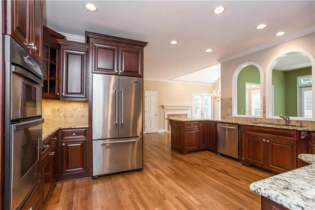 200 Grogans Landing, Sandy Springs, Georgia 30350, 5 Bedrooms Bedrooms, ,4 BathroomsBathrooms,Residential,Sold,200 Grogans Landing,5868141