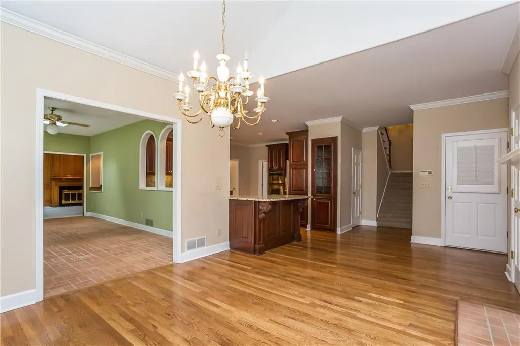 200 Grogans Landing, Sandy Springs, Georgia 30350, 5 Bedrooms Bedrooms, ,4 BathroomsBathrooms,Residential,Sold,200 Grogans Landing,5868141