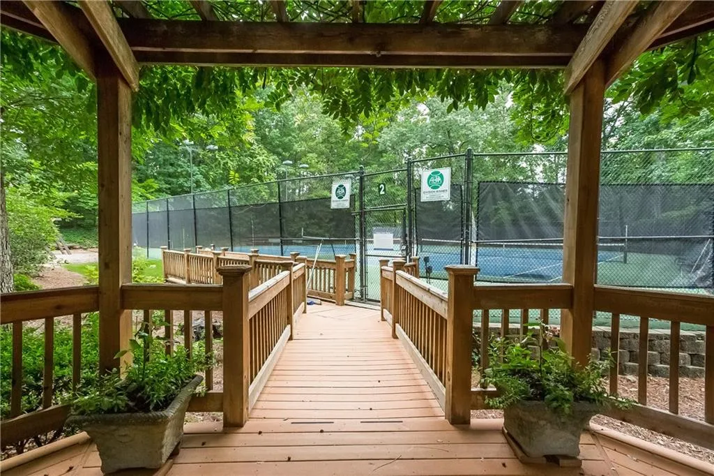 200 Grogans Landing, Sandy Springs, Georgia 30350, 5 Bedrooms Bedrooms, ,4 BathroomsBathrooms,Residential,Sold,200 Grogans Landing,5868141