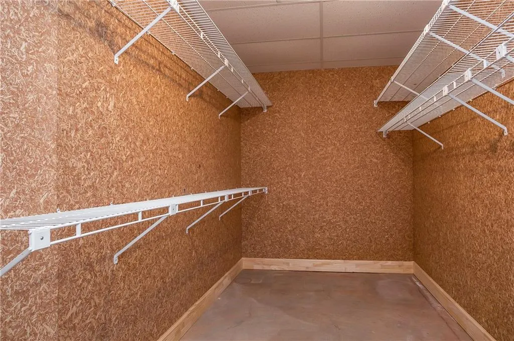 200 Grogans Landing, Sandy Springs, Georgia 30350, 5 Bedrooms Bedrooms, ,4 BathroomsBathrooms,Residential,Sold,200 Grogans Landing,5868141