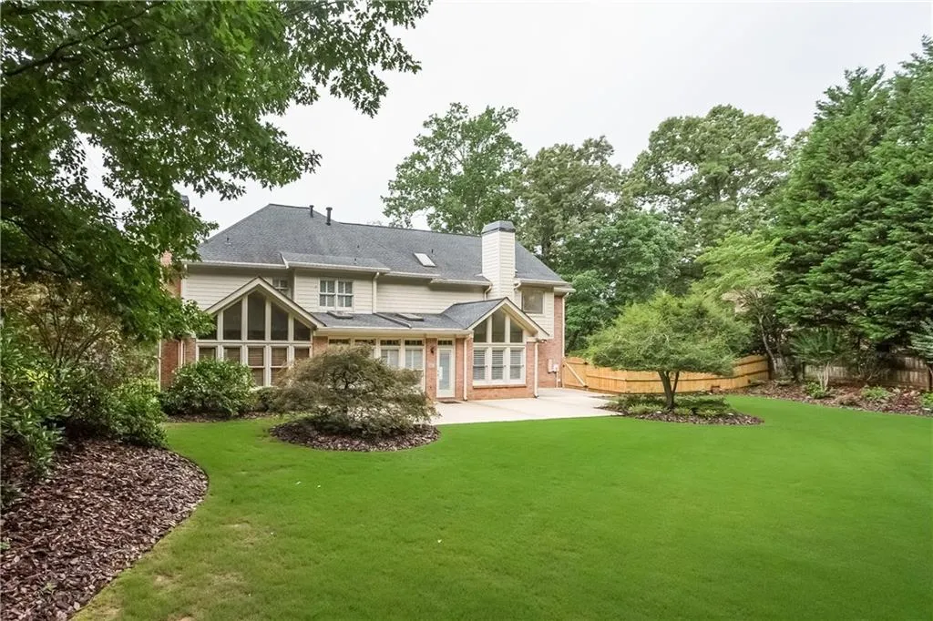200 Grogans Landing, Sandy Springs, Georgia 30350, 5 Bedrooms Bedrooms, ,4 BathroomsBathrooms,Residential,Sold,200 Grogans Landing,5868141