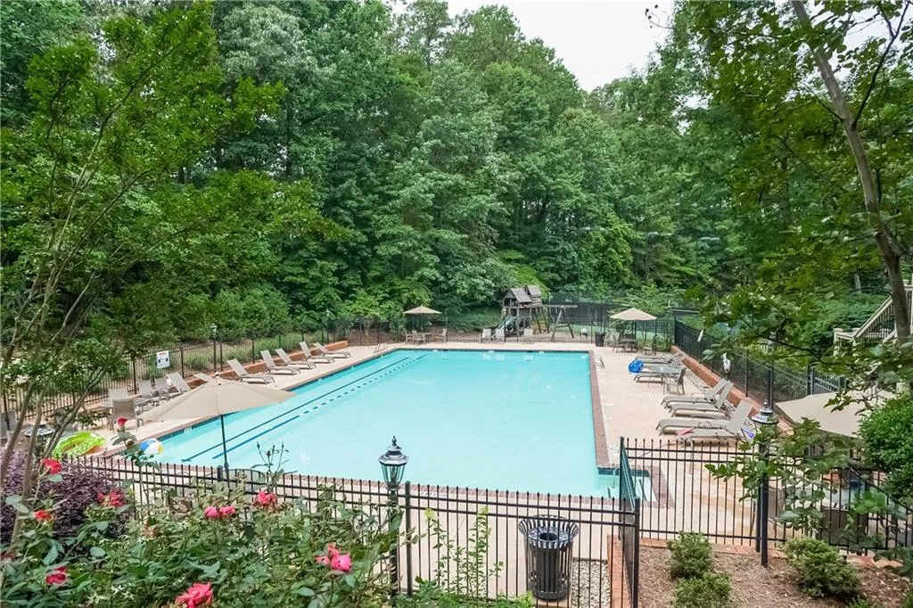 200 Grogans Landing, Sandy Springs, Georgia 30350, 5 Bedrooms Bedrooms, ,4 BathroomsBathrooms,Residential,Sold,200 Grogans Landing,5868141