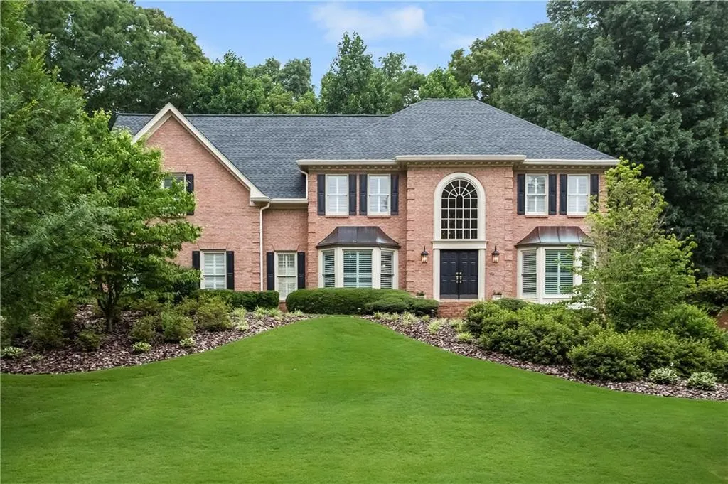 200 Grogans Landing, Sandy Springs, Georgia 30350, 5 Bedrooms Bedrooms, ,4 BathroomsBathrooms,Residential,Sold,200 Grogans Landing,5868141