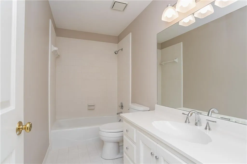 200 Grogans Landing, Sandy Springs, Georgia 30350, 5 Bedrooms Bedrooms, ,4 BathroomsBathrooms,Residential,Sold,200 Grogans Landing,5868141