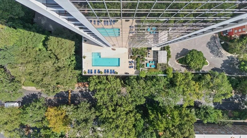 2828 Peachtree Road Nw Unit 1002, Atlanta, Georgia 30305, 2 Bedrooms Bedrooms, 0 ,2 BathroomsBathrooms,Residential,For Sale,2828 Peachtree Road Nw Unit 1002,7829853