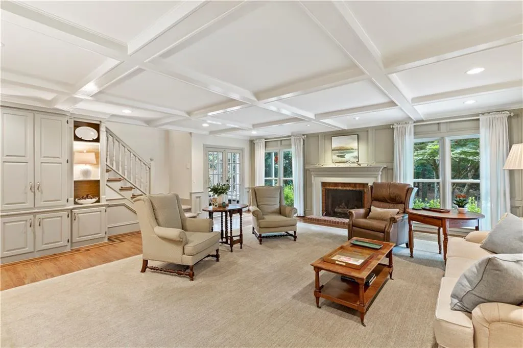 1585 Bakers Glen Drive, Sandy Springs, Georgia 30350, 5 Bedrooms Bedrooms, ,5 BathroomsBathrooms,Residential,Sold,1585 Bakers Glen Drive,6910991