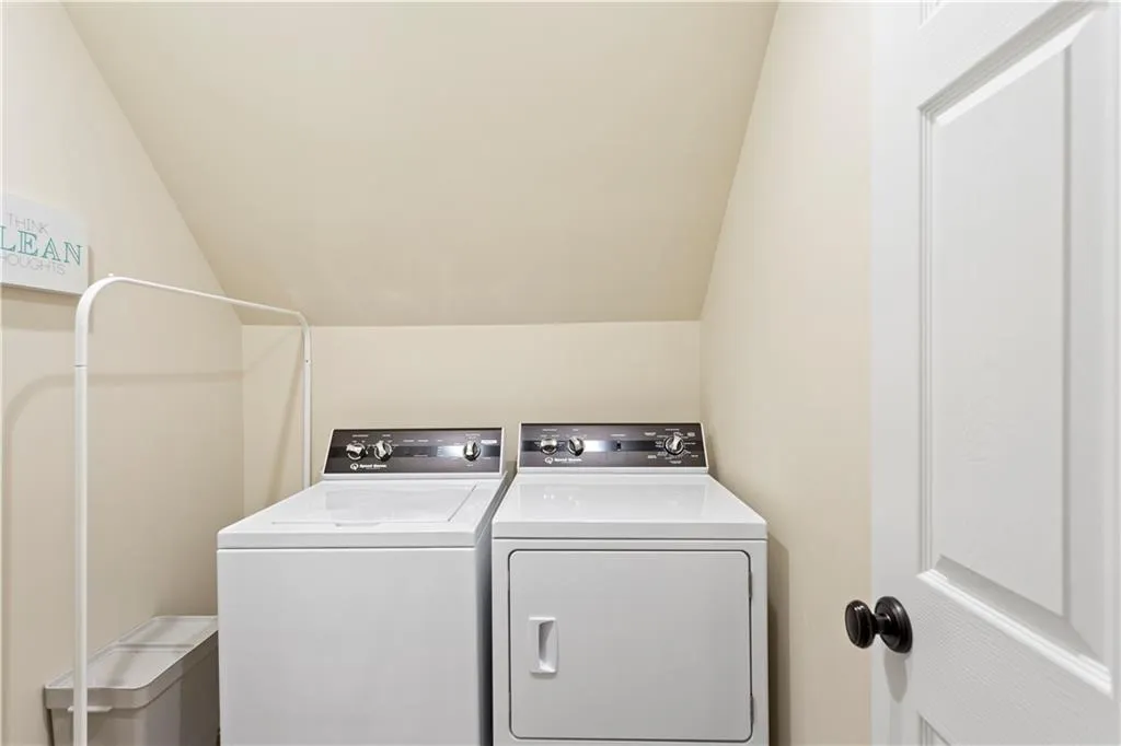 1585 Bakers Glen Drive, Sandy Springs, Georgia 30350, 5 Bedrooms Bedrooms, ,5 BathroomsBathrooms,Residential,Sold,1585 Bakers Glen Drive,6910991