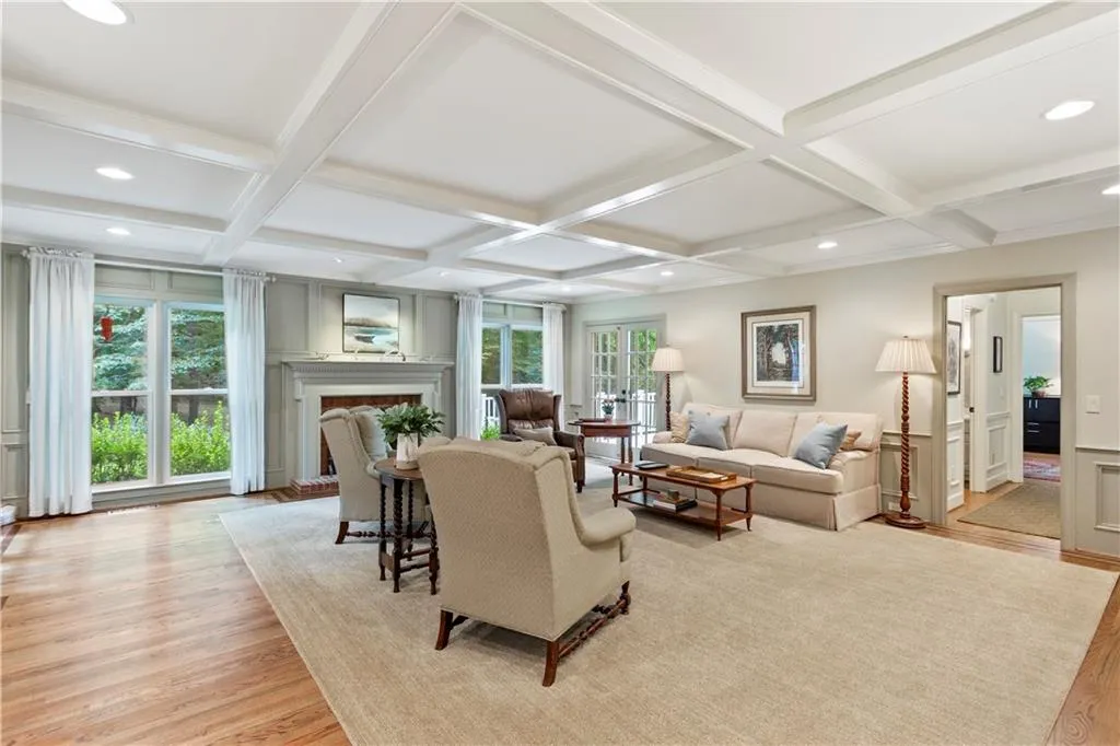 1585 Bakers Glen Drive, Sandy Springs, Georgia 30350, 5 Bedrooms Bedrooms, ,5 BathroomsBathrooms,Residential,Sold,1585 Bakers Glen Drive,6910991