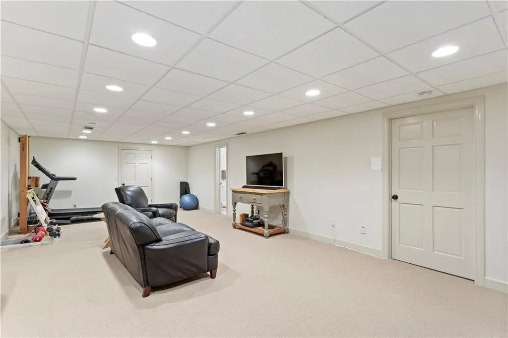 1585 Bakers Glen Drive, Sandy Springs, Georgia 30350, 5 Bedrooms Bedrooms, ,5 BathroomsBathrooms,Residential,Sold,1585 Bakers Glen Drive,6910991