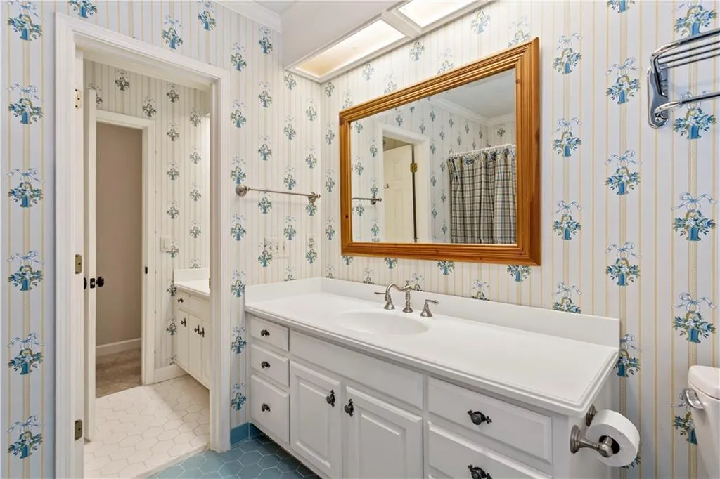 1585 Bakers Glen Drive, Sandy Springs, Georgia 30350, 5 Bedrooms Bedrooms, ,5 BathroomsBathrooms,Residential,Sold,1585 Bakers Glen Drive,6910991