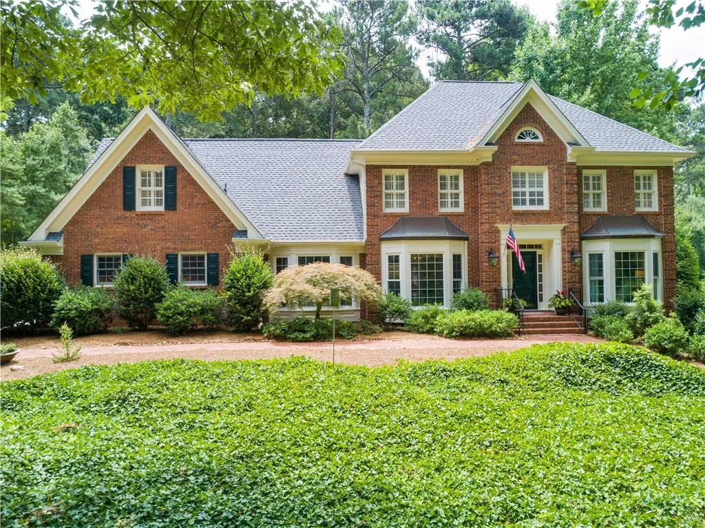 1585 Bakers Glen Drive, Sandy Springs, Georgia 30350, 5 Bedrooms Bedrooms, ,5 BathroomsBathrooms,Residential,Sold,1585 Bakers Glen Drive,6910991