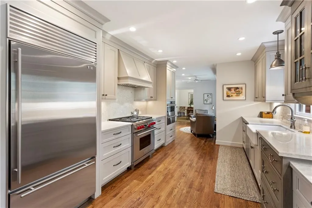 1585 Bakers Glen Drive, Sandy Springs, Georgia 30350, 5 Bedrooms Bedrooms, ,5 BathroomsBathrooms,Residential,Sold,1585 Bakers Glen Drive,6910991