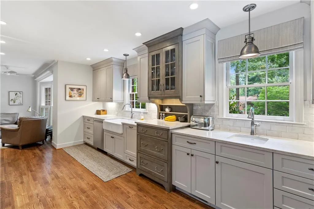 1585 Bakers Glen Drive, Sandy Springs, Georgia 30350, 5 Bedrooms Bedrooms, ,5 BathroomsBathrooms,Residential,Sold,1585 Bakers Glen Drive,6910991