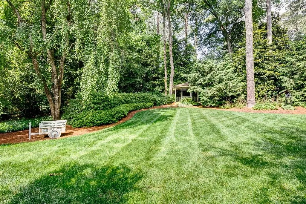 1818 W Wesley Road Nw, Atlanta, Georgia 30327, 6 Bedrooms Bedrooms, ,5 BathroomsBathrooms,Residential,Sold,1818 W Wesley Road Nw,5560405