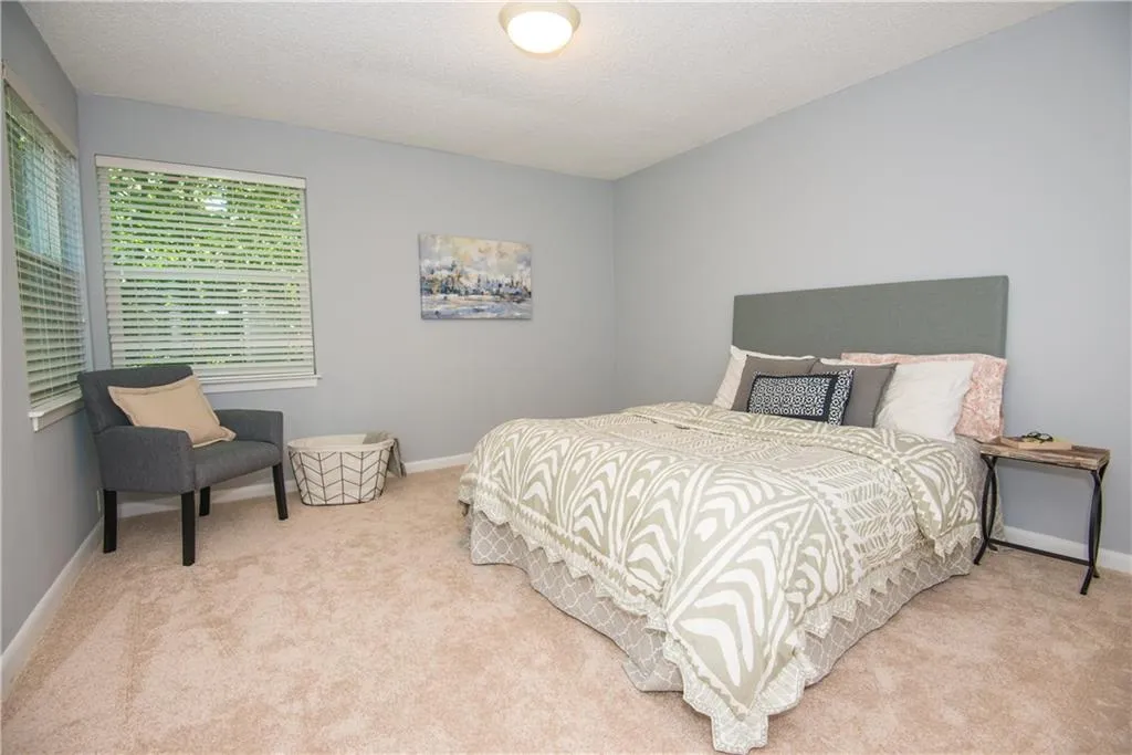 23 Dunwoody Springs Drive, Sandy Springs, Georgia 30328, 2 Bedrooms Bedrooms, ,2 BathroomsBathrooms,Residential,Sold,23 Dunwoody Springs Drive,5870993