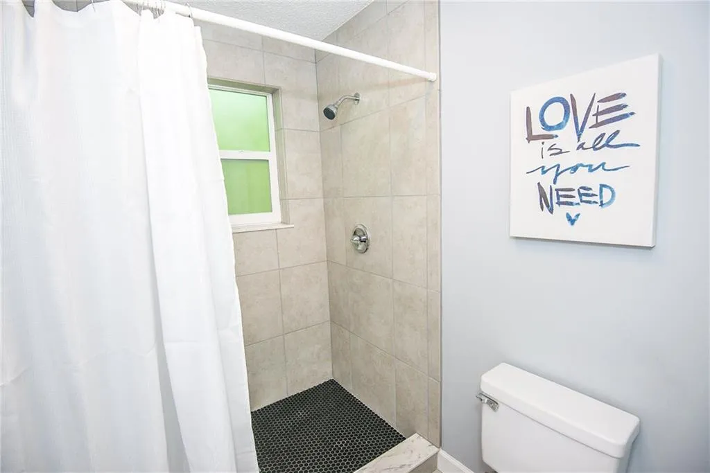 23 Dunwoody Springs Drive, Sandy Springs, Georgia 30328, 2 Bedrooms Bedrooms, ,2 BathroomsBathrooms,Residential,Sold,23 Dunwoody Springs Drive,5870993