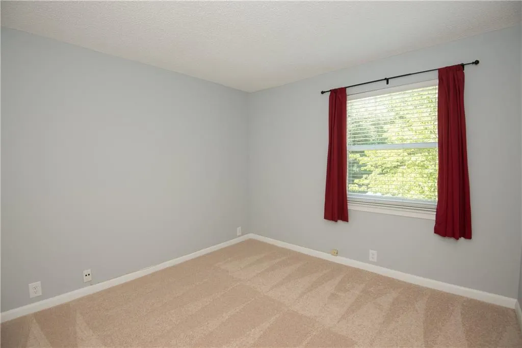 23 Dunwoody Springs Drive, Sandy Springs, Georgia 30328, 2 Bedrooms Bedrooms, ,2 BathroomsBathrooms,Residential,Sold,23 Dunwoody Springs Drive,5870993