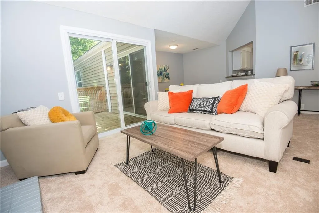 23 Dunwoody Springs Drive, Sandy Springs, Georgia 30328, 2 Bedrooms Bedrooms, ,2 BathroomsBathrooms,Residential,Sold,23 Dunwoody Springs Drive,5870993