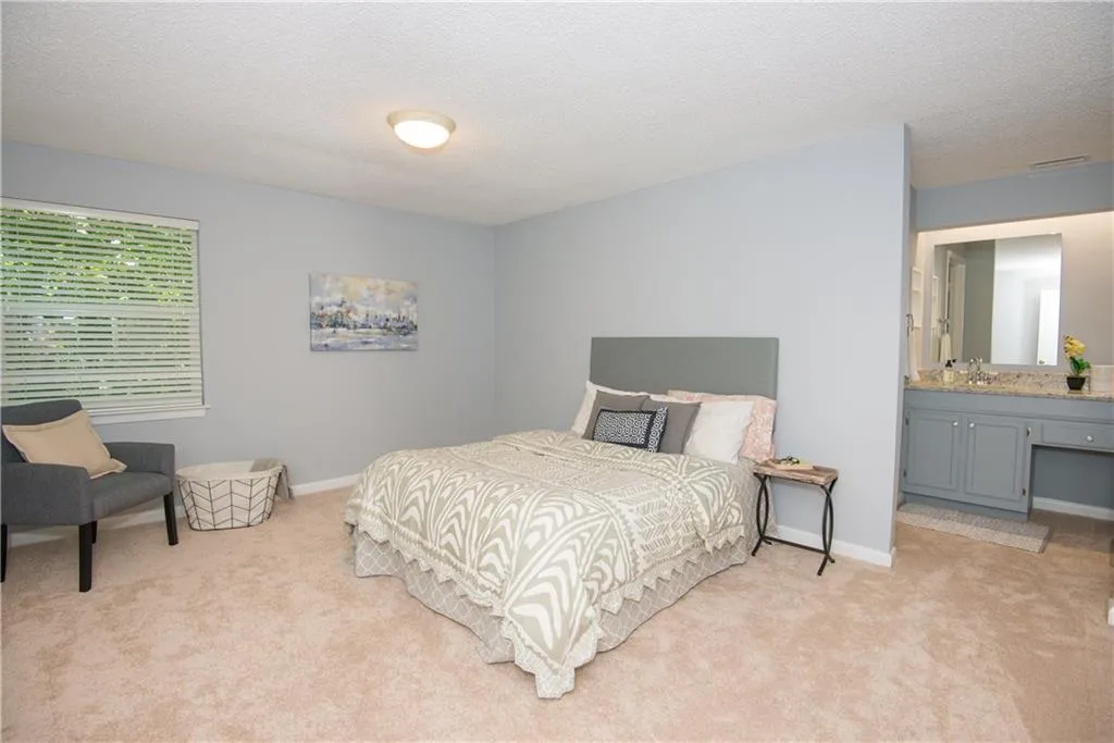 23 Dunwoody Springs Drive, Sandy Springs, Georgia 30328, 2 Bedrooms Bedrooms, ,2 BathroomsBathrooms,Residential,Sold,23 Dunwoody Springs Drive,5870993