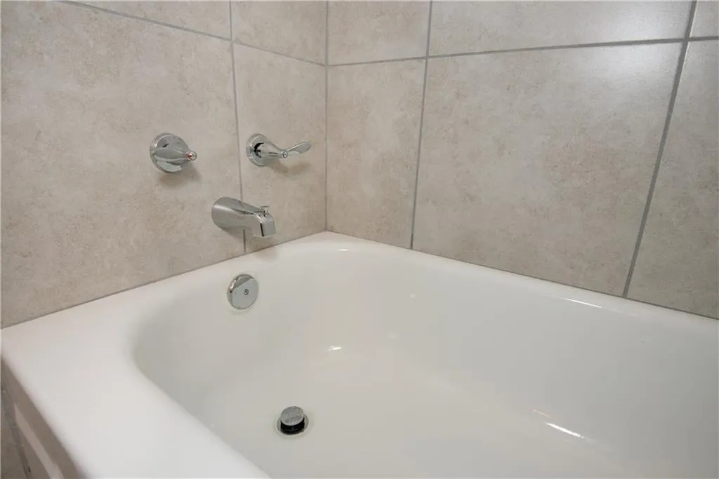 23 Dunwoody Springs Drive, Sandy Springs, Georgia 30328, 2 Bedrooms Bedrooms, ,2 BathroomsBathrooms,Residential,Sold,23 Dunwoody Springs Drive,5870993