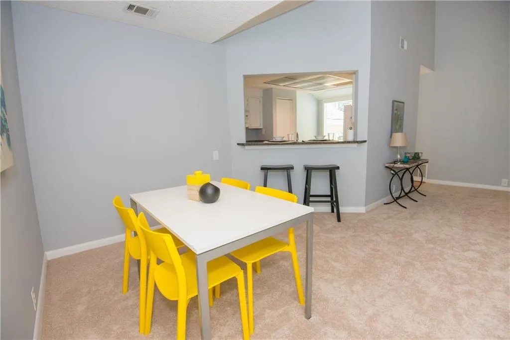 23 Dunwoody Springs Drive, Sandy Springs, Georgia 30328, 2 Bedrooms Bedrooms, ,2 BathroomsBathrooms,Residential,Sold,23 Dunwoody Springs Drive,5870993