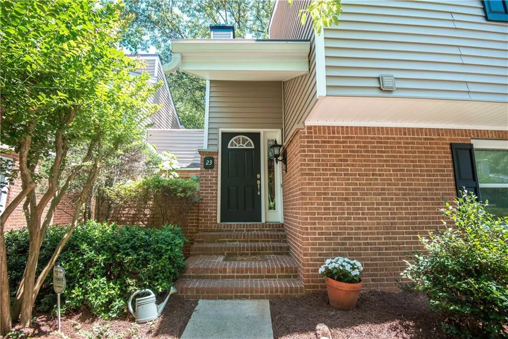 23 Dunwoody Springs Drive, Sandy Springs, Georgia 30328, 2 Bedrooms Bedrooms, ,2 BathroomsBathrooms,Residential,Sold,23 Dunwoody Springs Drive,5870993