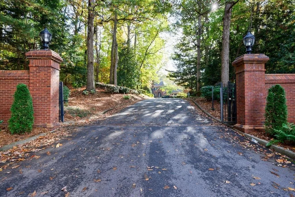 228 Spalding Gates Drive, Atlanta, Georgia 30328, 5 Bedrooms Bedrooms, ,3 BathroomsBathrooms,Residential,Sold,228 Spalding Gates Drive,7515824