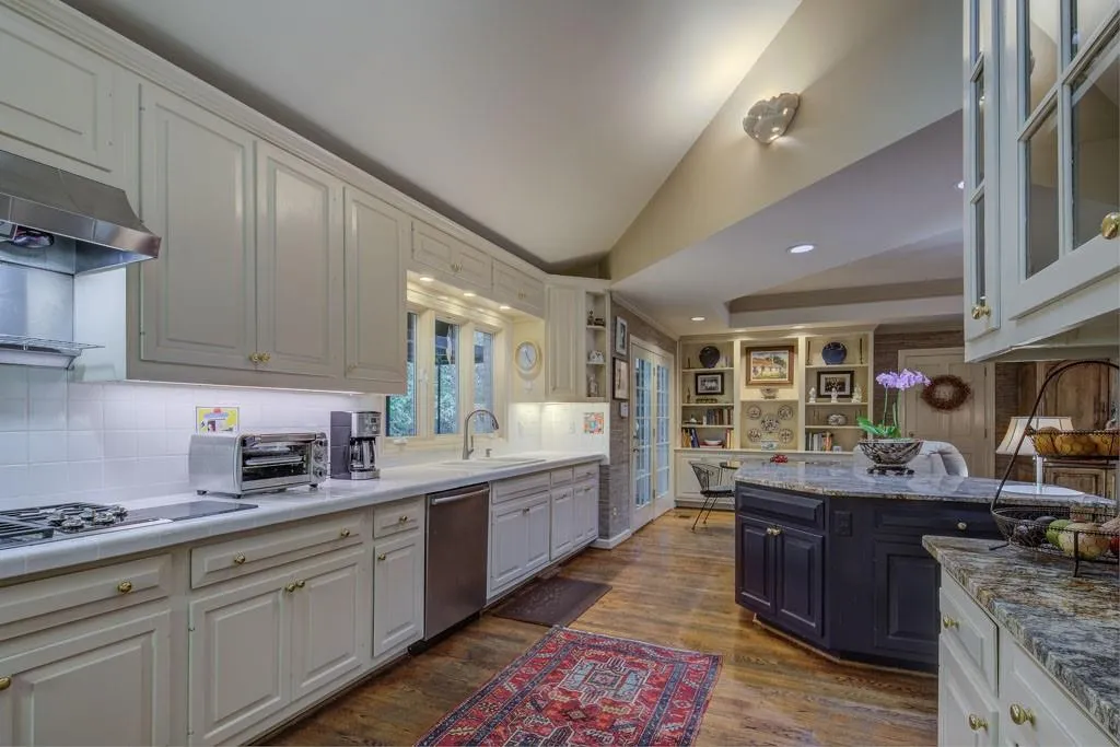 5080 Northland Drive Ne, Atlanta, Georgia 30342, 5 Bedrooms Bedrooms, ,4 BathroomsBathrooms,Residential,Sold,5080 Northland Drive Ne,7509443