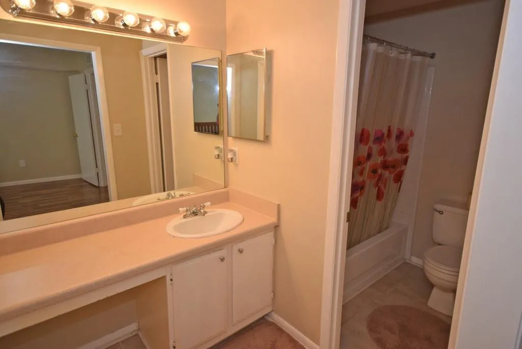 8740 Roswell Road Unit 9b, Atlanta, Georgia 30350, 2 Bedrooms Bedrooms, ,2 BathroomsBathrooms,Residential,Sold,8740 Roswell Road Unit 9b,5840116