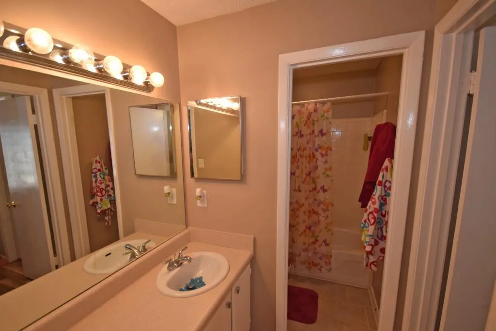 8740 Roswell Road Unit 9b, Atlanta, Georgia 30350, 2 Bedrooms Bedrooms, ,2 BathroomsBathrooms,Residential,Sold,8740 Roswell Road Unit 9b,5840116