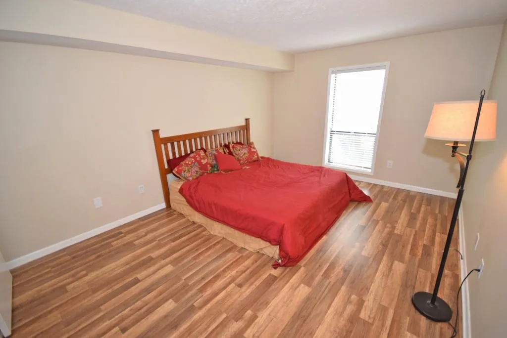 8740 Roswell Road Unit 9b, Atlanta, Georgia 30350, 2 Bedrooms Bedrooms, ,2 BathroomsBathrooms,Residential,Sold,8740 Roswell Road Unit 9b,5840116