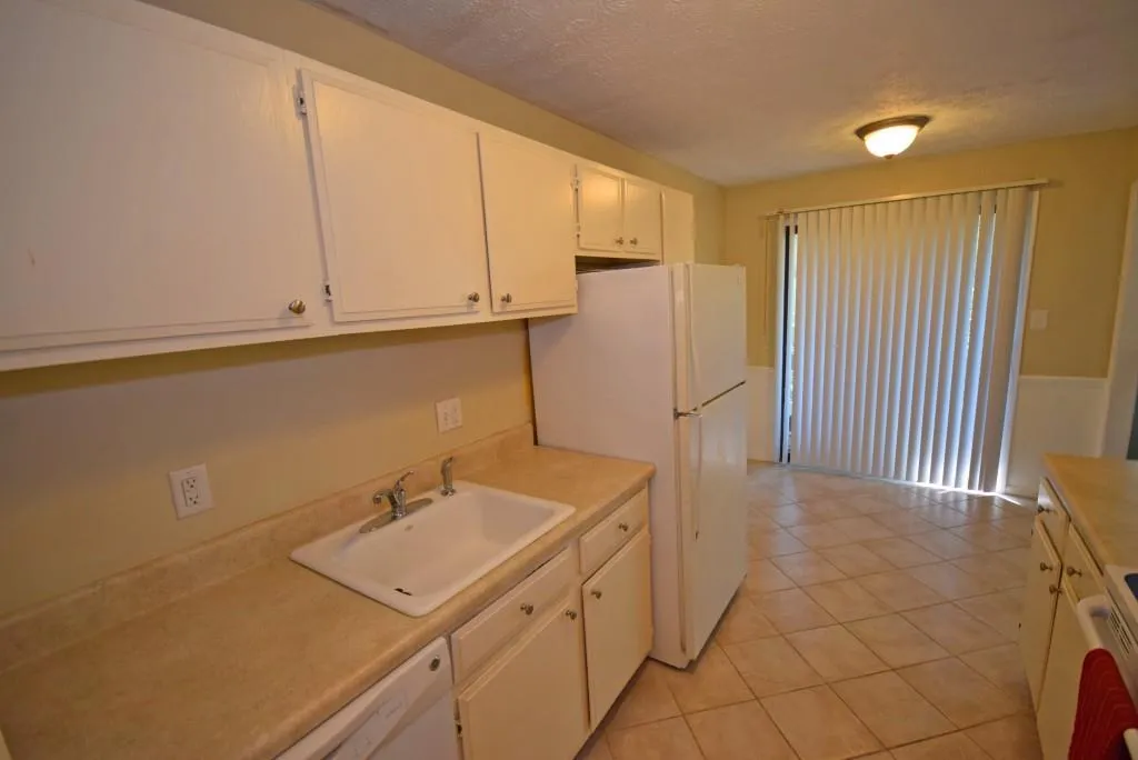 8740 Roswell Road Unit 9b, Atlanta, Georgia 30350, 2 Bedrooms Bedrooms, ,2 BathroomsBathrooms,Residential,Sold,8740 Roswell Road Unit 9b,5840116