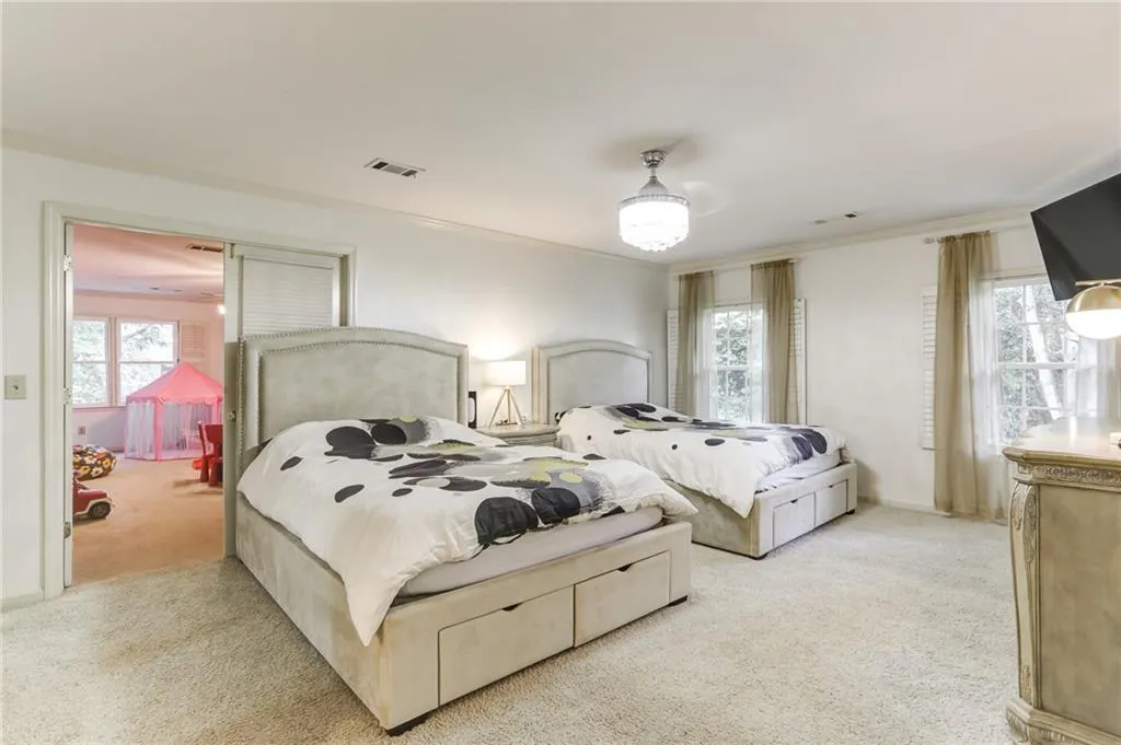 80 Tamarisk Drive, Atlanta, Georgia 30342, 6 Bedrooms Bedrooms, ,3 BathroomsBathrooms,Residential,Sold,80 Tamarisk Drive,6724728