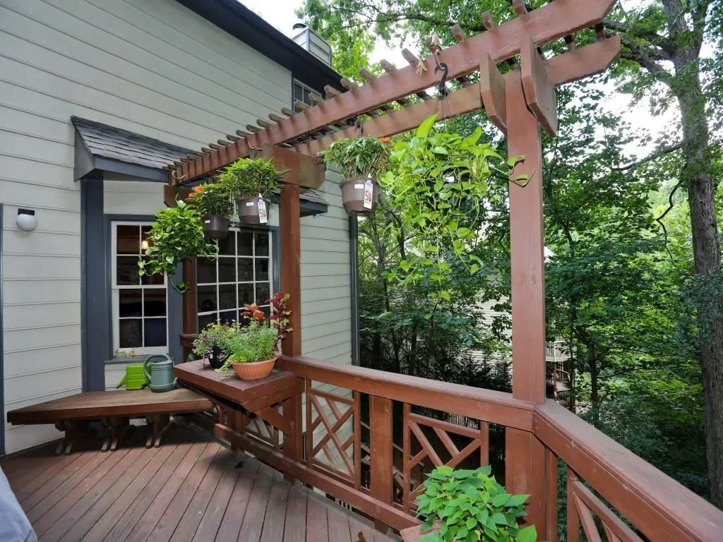 80 Tamarisk Drive, Atlanta, Georgia 30342, 6 Bedrooms Bedrooms, ,3 BathroomsBathrooms,Residential,Sold,80 Tamarisk Drive,6724728