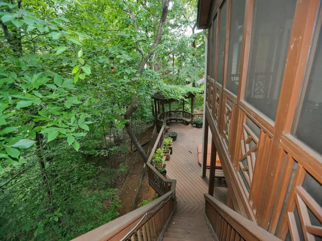 80 Tamarisk Drive, Atlanta, Georgia 30342, 6 Bedrooms Bedrooms, ,3 BathroomsBathrooms,Residential,Sold,80 Tamarisk Drive,6724728