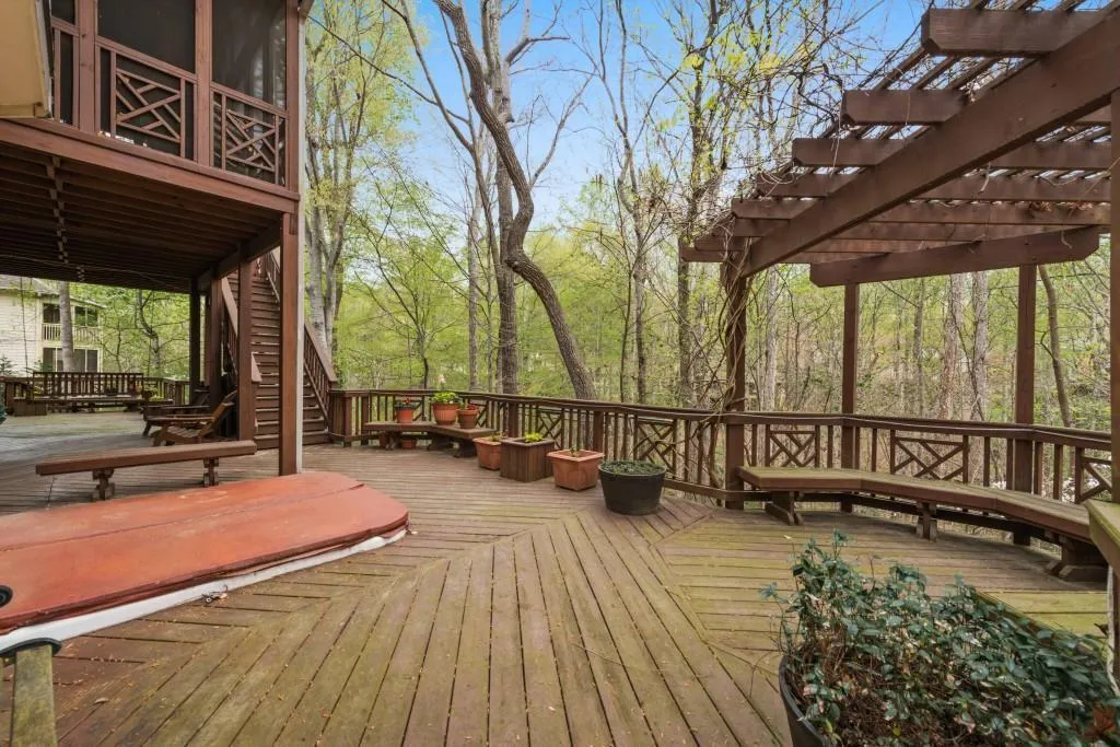 80 Tamarisk Drive, Atlanta, Georgia 30342, 6 Bedrooms Bedrooms, ,3 BathroomsBathrooms,Residential,Sold,80 Tamarisk Drive,6724728